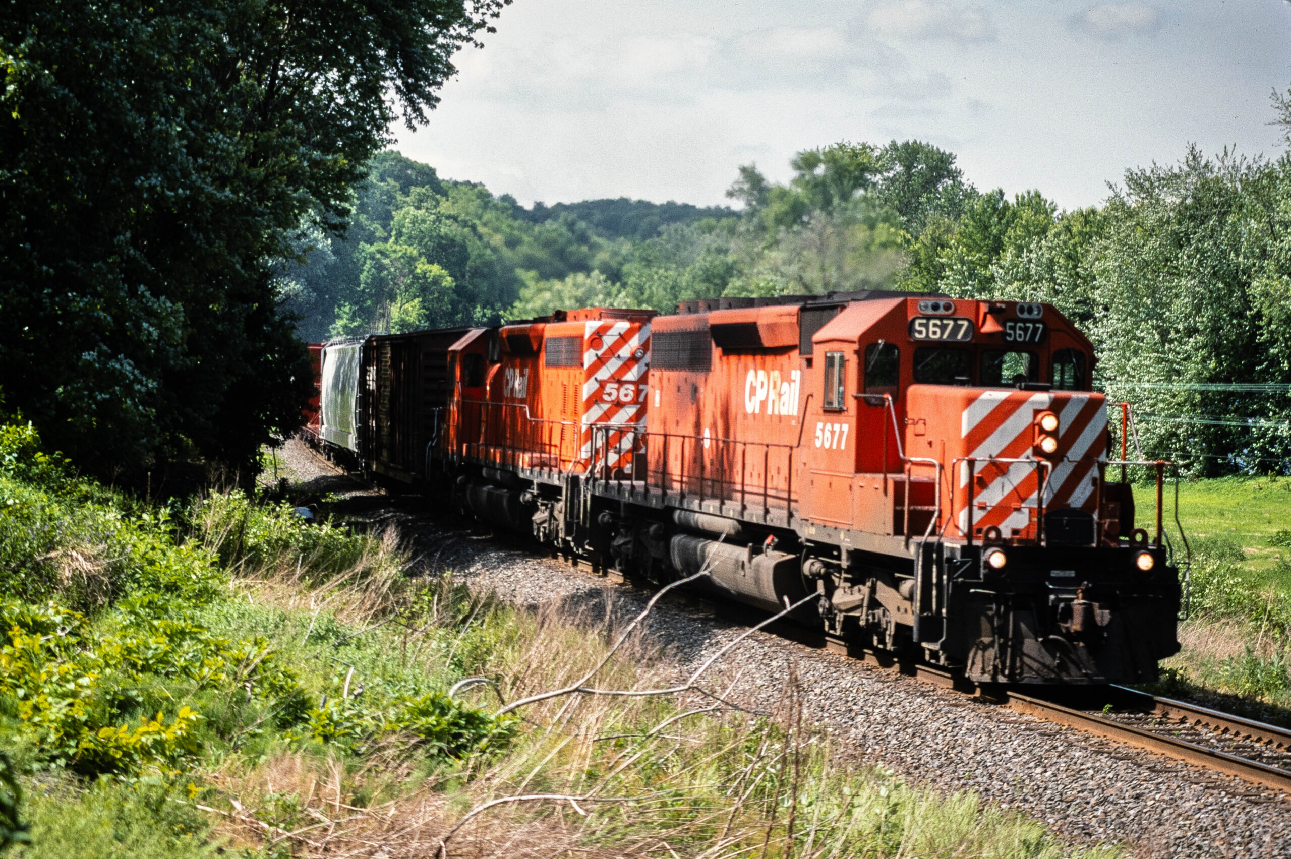 CP 5677 & 5670 SD40-2 | DH555-29 | Fishers Ferry, Fishers Ferry PA