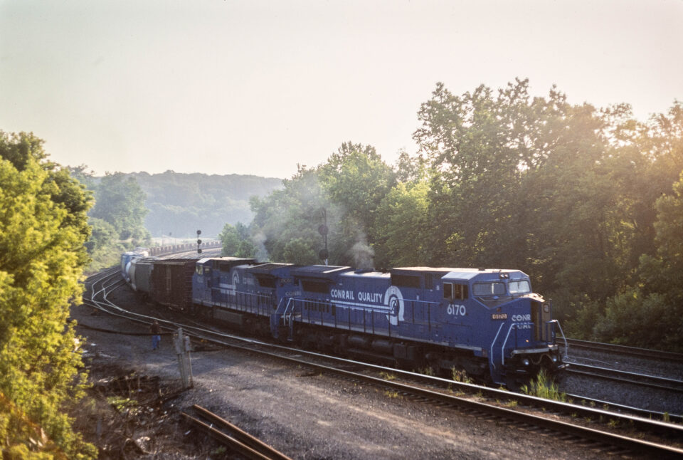 CR 6170 & 6065 C40-8W | OIEL-6 | CP-Canal, Allentown PA