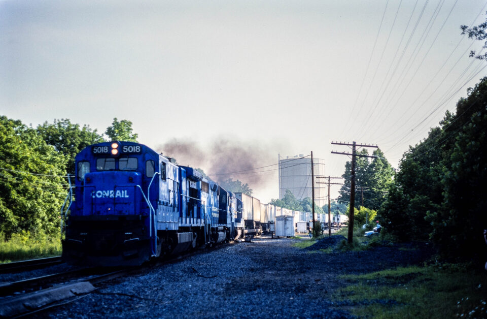 CR 5018 B36-7 + CR 3007 GP40 + CR 5031 B36-7 | MAIL-9 | CP-Burn, Allentown PA