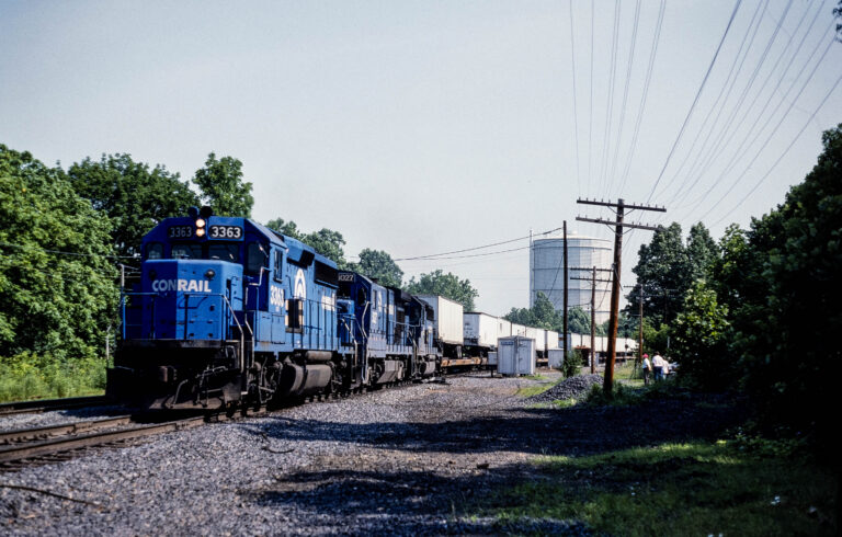 CR 3363 GP40-2 + CR 5027 B36-7 + CR 3285 GP40-2 | MAIL-3 | CP-Burn, Allentown PA